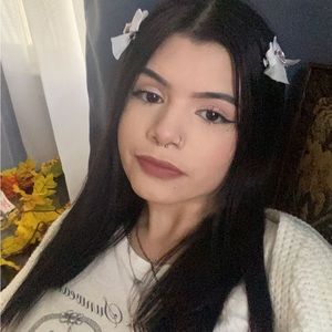 Meet your Posher, Azucena
